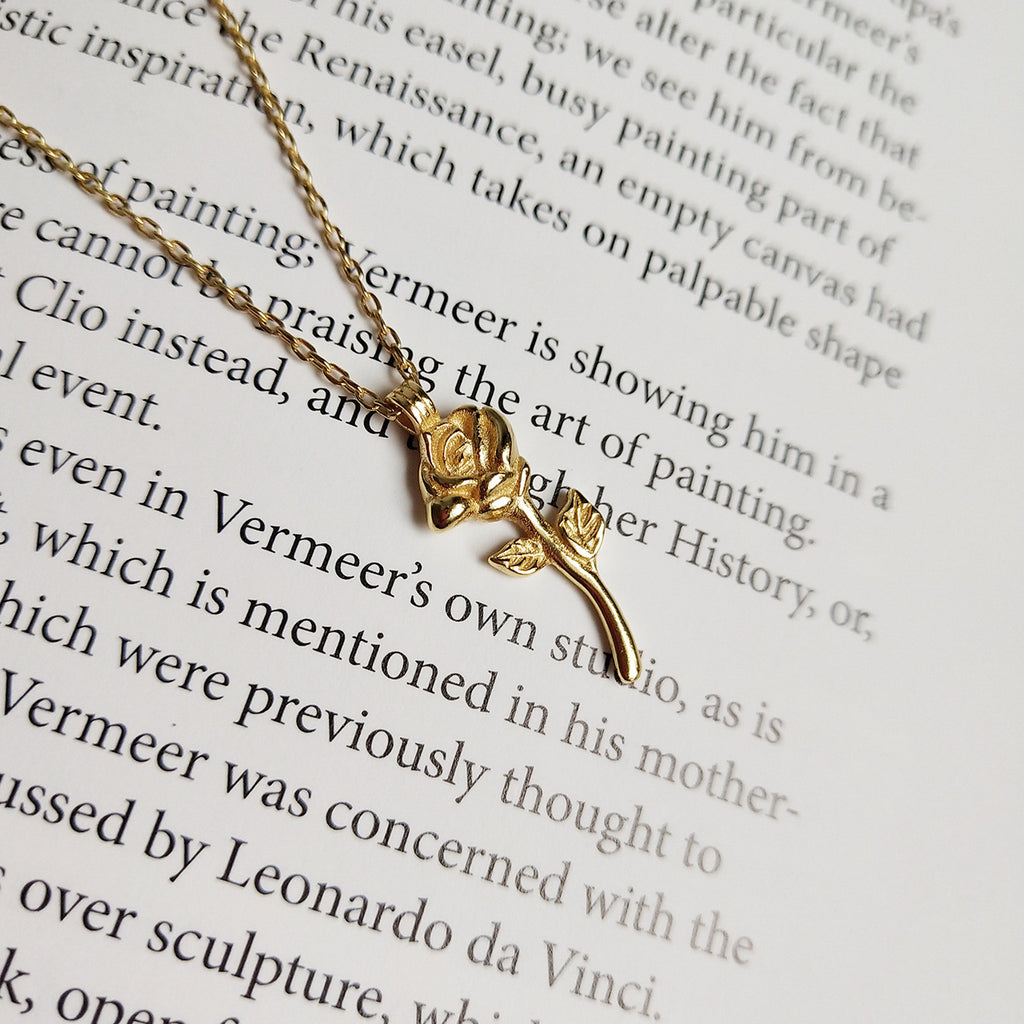 𝑹𝒐𝒔𝒆, 𝑮𝒐𝒍𝒅 𝑵𝒆𝒄𝒌𝒍𝒂𝒄𝒆