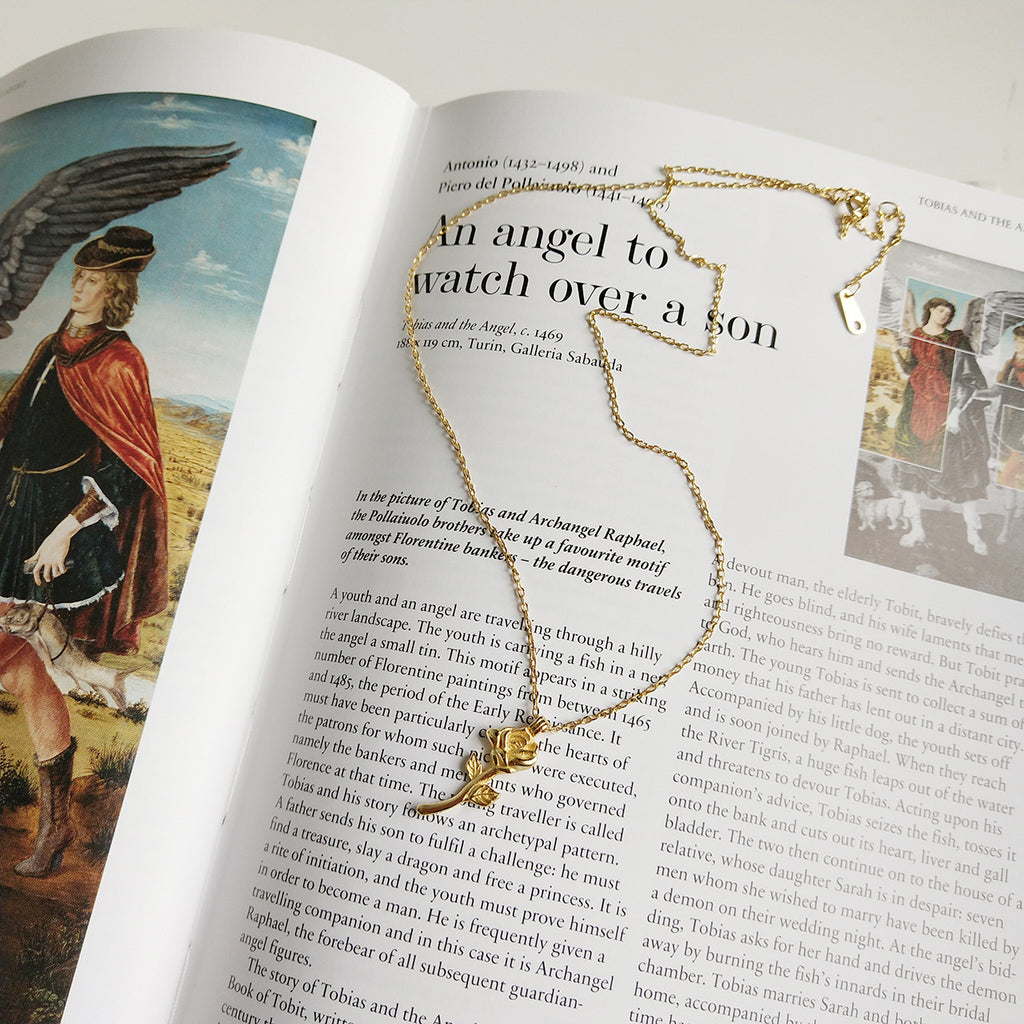 𝑹𝒐𝒔𝒆, 𝑮𝒐𝒍𝒅 𝑵𝒆𝒄𝒌𝒍𝒂𝒄𝒆